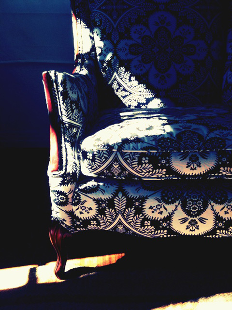 Black & white chair