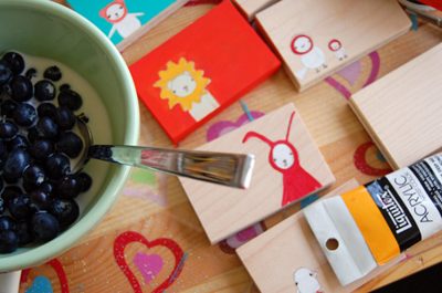 blueberries & tiny portraits
